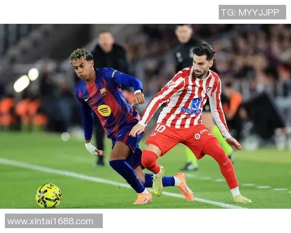 西甲焦点战：里昂大胜巴萨三球横扫引发全场热议